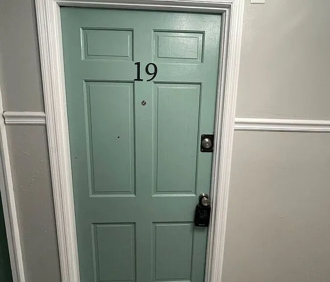 208 Lakeshore Dr #19 — Photo 2