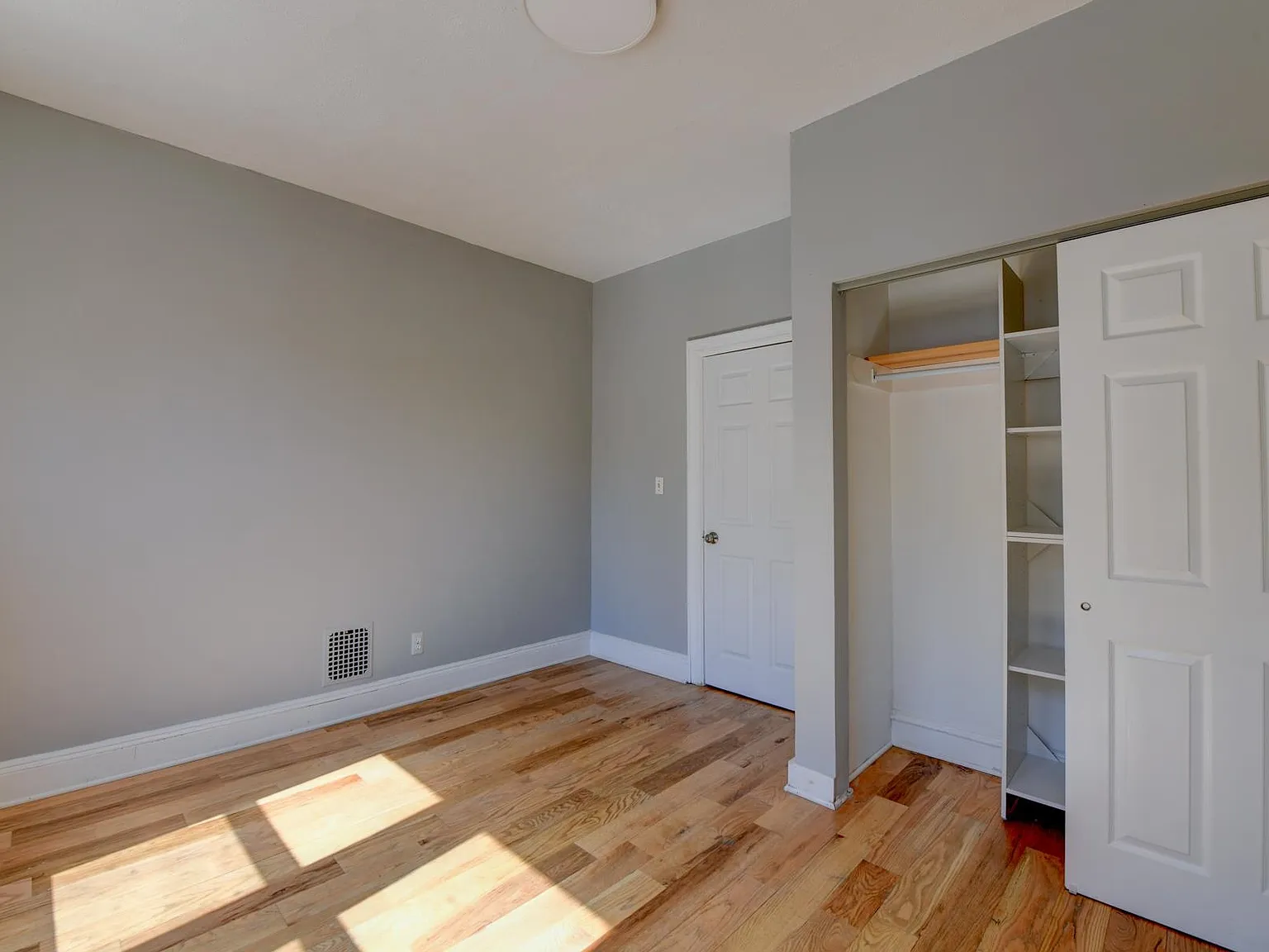 2 bed, 1.0 bath, $2,195 — Photo 4