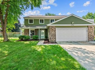 1204 Driftwood Ln, Bartlett, IL