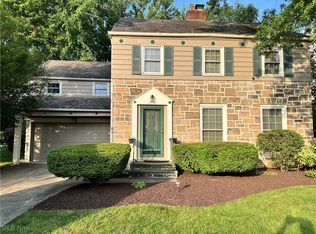1271 Hereford Rd, Cleveland Heights, OH