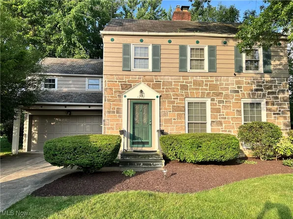 1271 Hereford Rd, Cleveland Heights, OH 44118