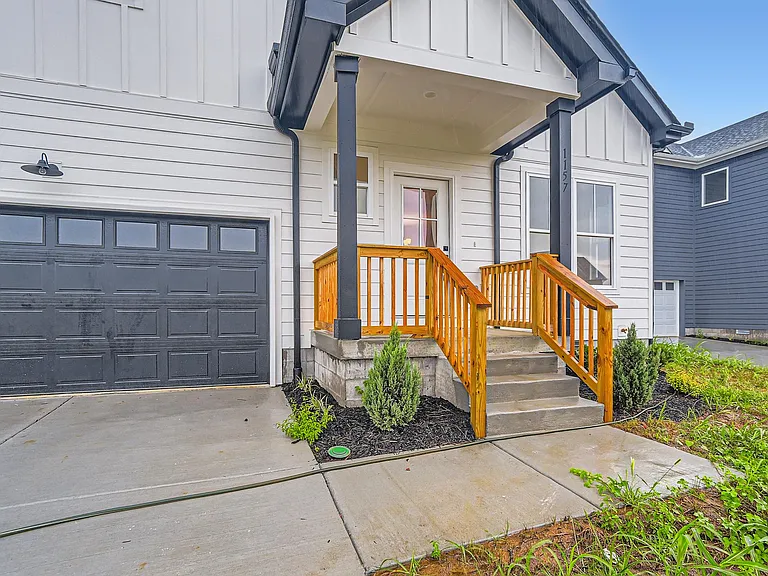 1157 Alcove Way — Photo 3