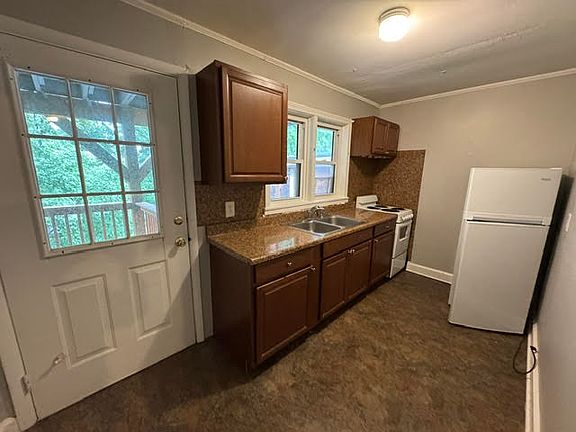 4th image of 284 Main St APT 3