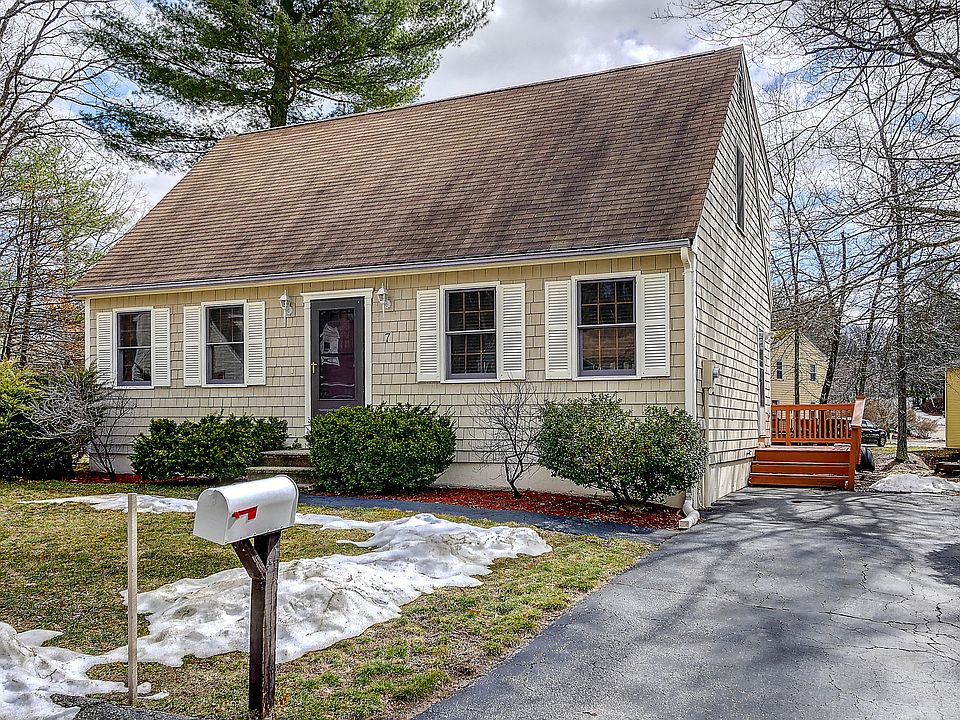 1st image of 7 Roseann Cir