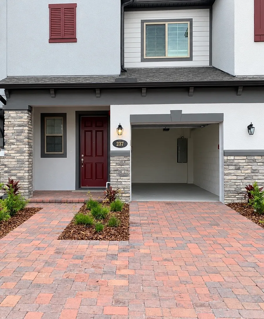 3 bed, 2.5 bath, 1839 sqft, $2,550 — Photo 1