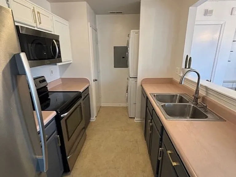 4657 Shallowford Cir — Photo 10