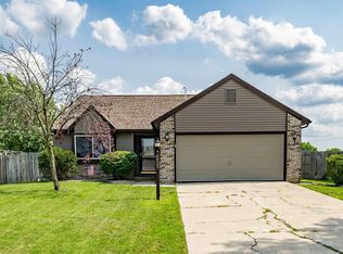 6822 Hunters Glen Dr, Fort Wayne, IN 46835