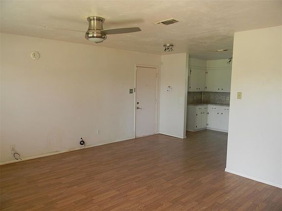 4th image of 902 Tanglewood Dr