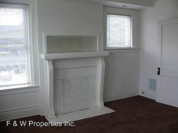 1st image of 1060 1/2 E Main St APT 4