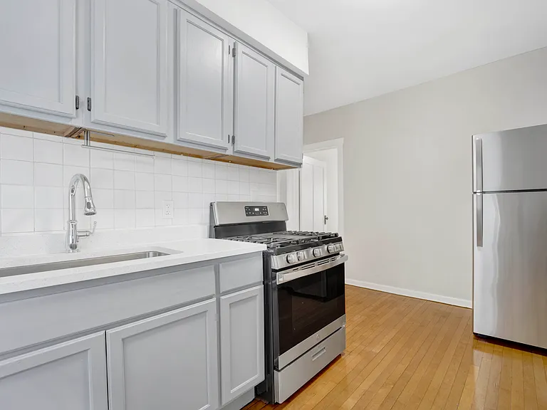 4742 W Roscoe St #2 — Photo 7