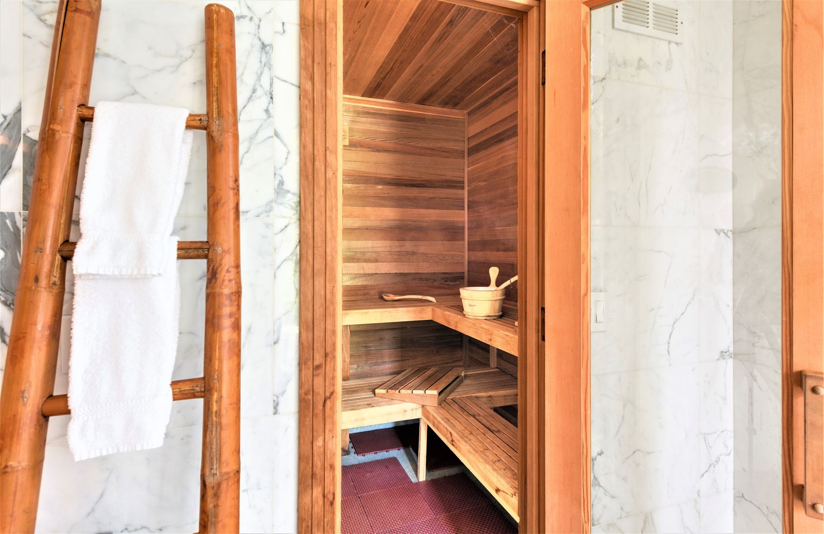  Beautiful sauna