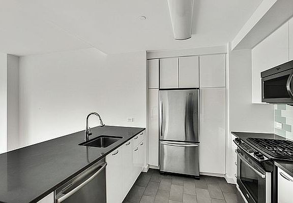 3rd image of 80 Dekalb Ave #30C