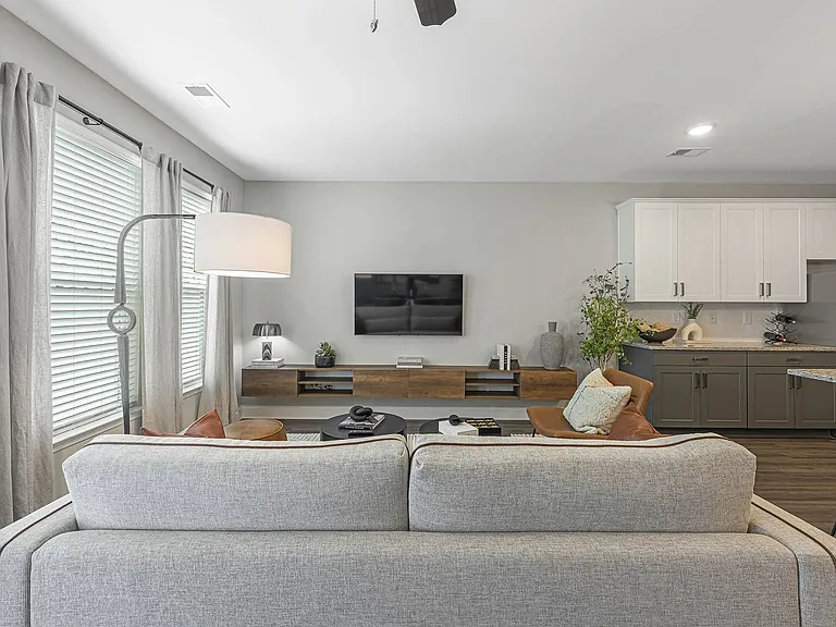 Tessa Barrow Crossing Townhomes — Photo 16