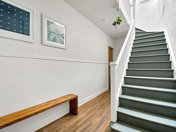 5th image of 322 Virginia Ave #1