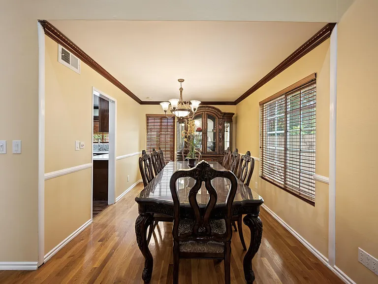 22606 Archwood St — Photo 15