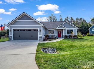 128 Shoeing Box Way, Hendersonville, NC 28792