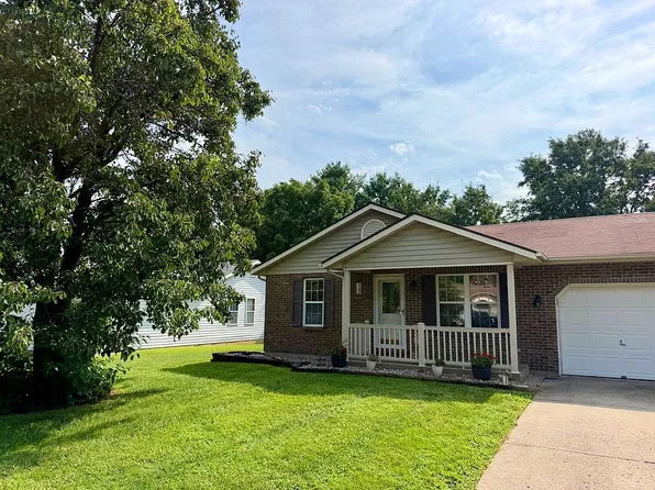 426 Sandalwood Dr, Waterloo, IL 62298