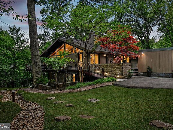 2nd image of 6620 Fernwood Ct