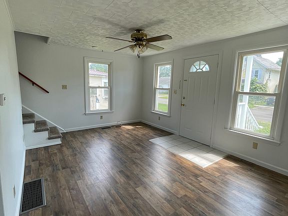 2nd image of 30 Crandall St