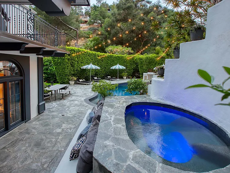 2050 Laurel Canyon Blvd — Photo 35