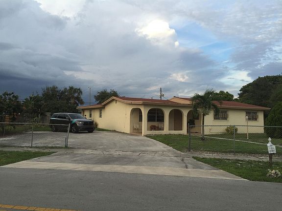 3rd image of 1001 NW 18th Ct