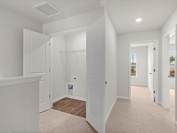 3rd image of 219 Spencer Cir