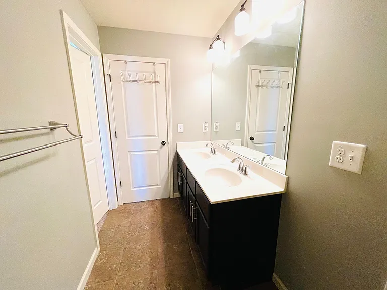 276 Lakestone Pkwy — Photo 45