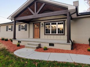 7112 Rollins Rd, Knoxville, TN 37918