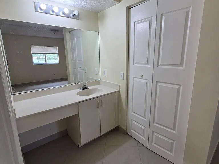 3630 N 56th Ave #308 — Photo 9