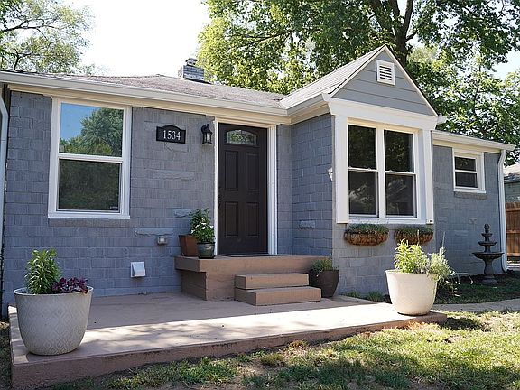 4th image of 1534 S Centennial St
