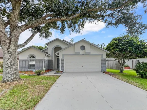 1537 Maximilian Dr, Zephyrhills, FL 33543