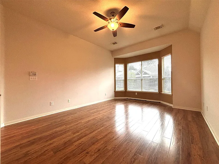 9514 Leaning Tree Ln — Photo 15