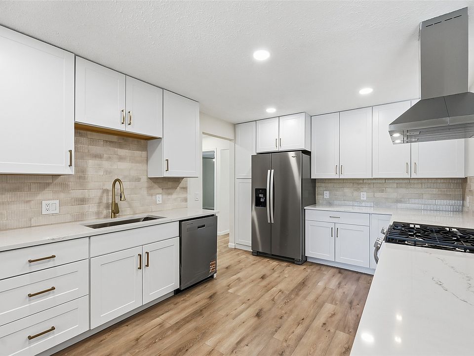 1st image of 303 Whisenant Dr