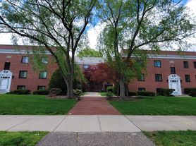 576 Whitney Ave