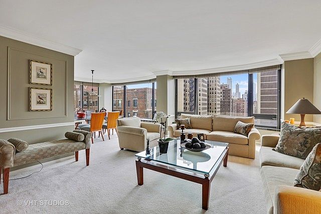 1st image of 1555 N Astor St APT 4W