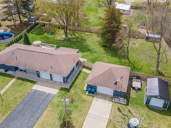3rd image of 707 Sunset Dr