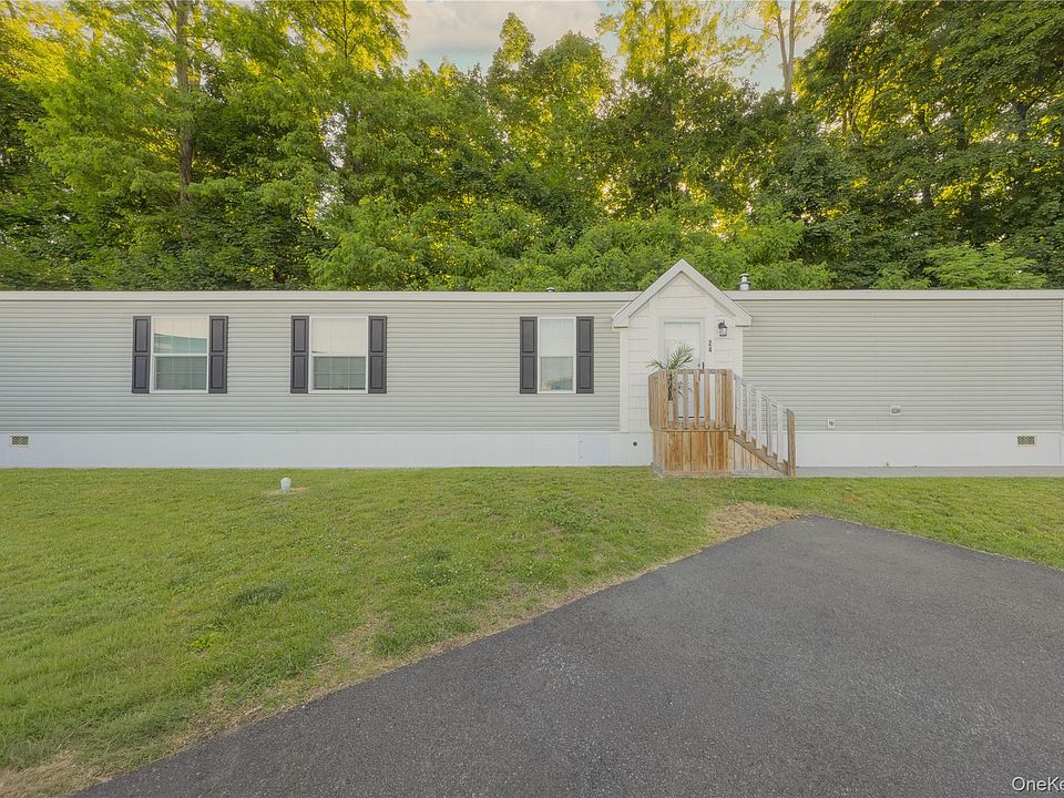 1st image of 24 Leeward Lane