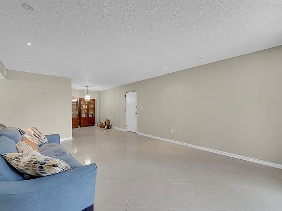 5th image of 4007 N Ocean Bl #203