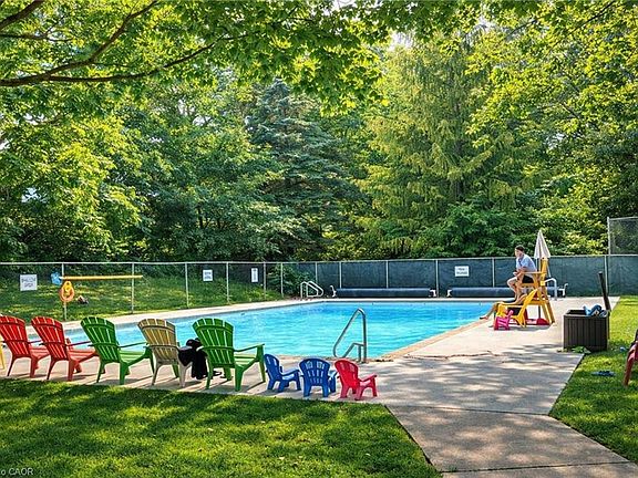 2nd image of 20 Combermere Cres