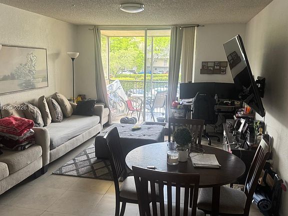 4th image of 8215 Lake Dr #201