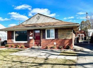 9349 Westpoint St, Taylor, MI 48180