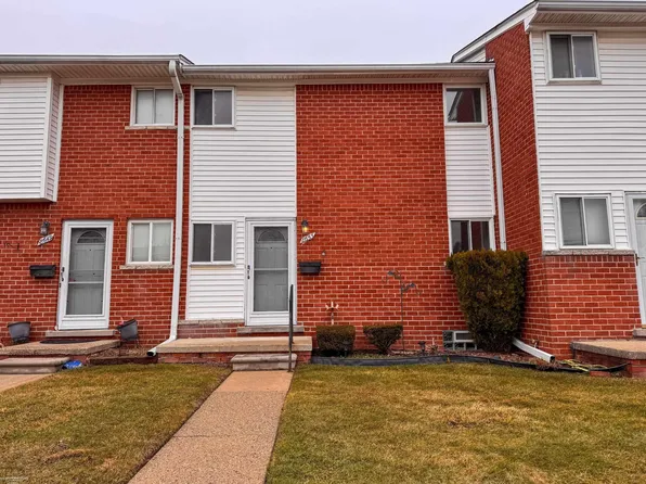 8653 Sterling St, Center Line, MI 48015