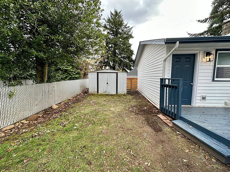 712 NE 2nd Ave — Photo 14