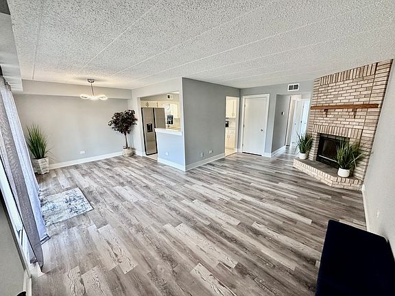 2nd image of 6154 W 63rd St Unit 1W