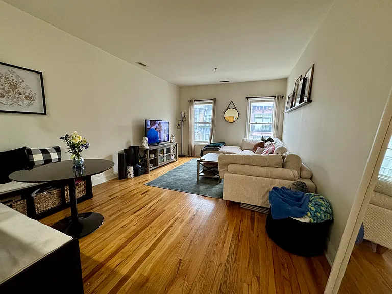 Madison St — Photo 1