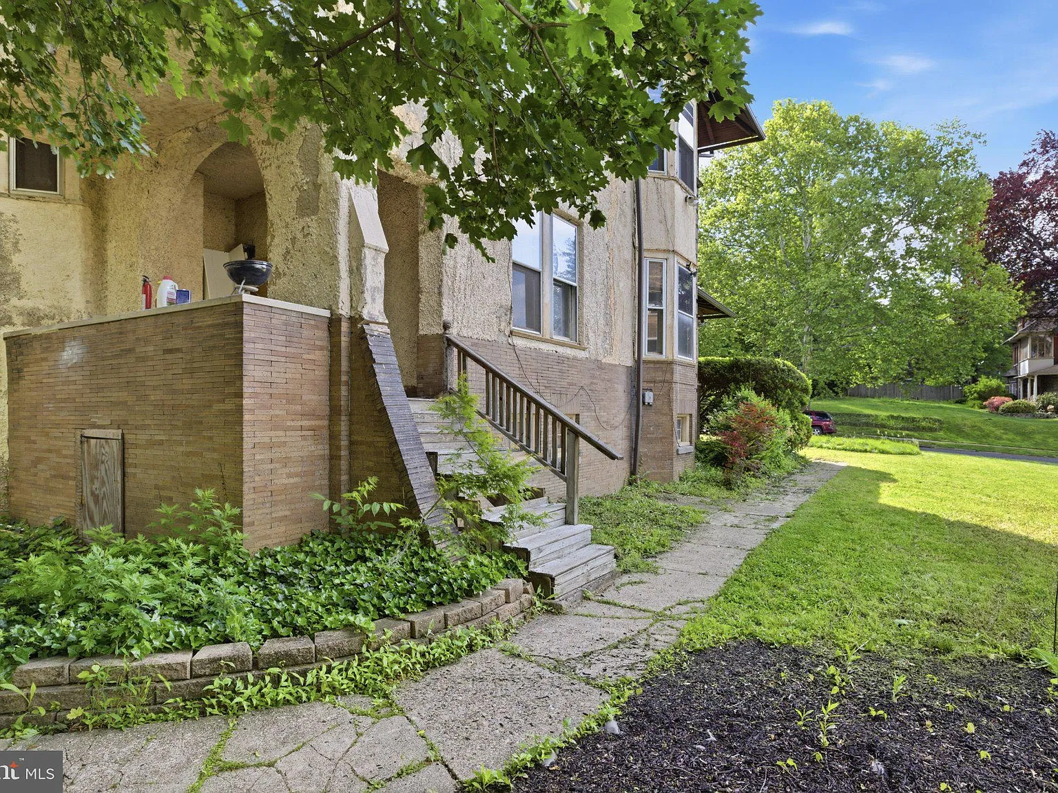 1 bed, 1.0 bath, 5656 sqft, $1,300 — Photo 1