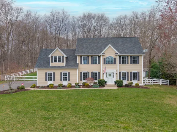 37 Walnut Brook Lane, Southbury, CT 06488