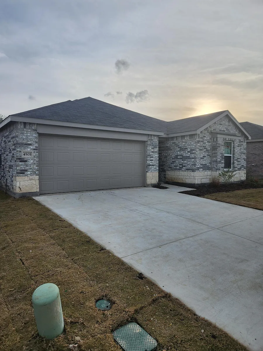 Building Photo - 4505 Greyberry Dr