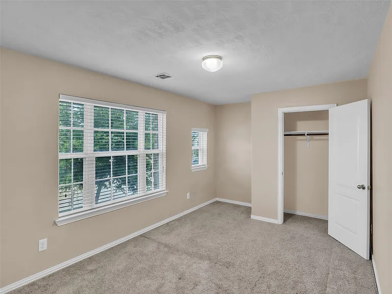 1418 Banbury Ct — Photo 23