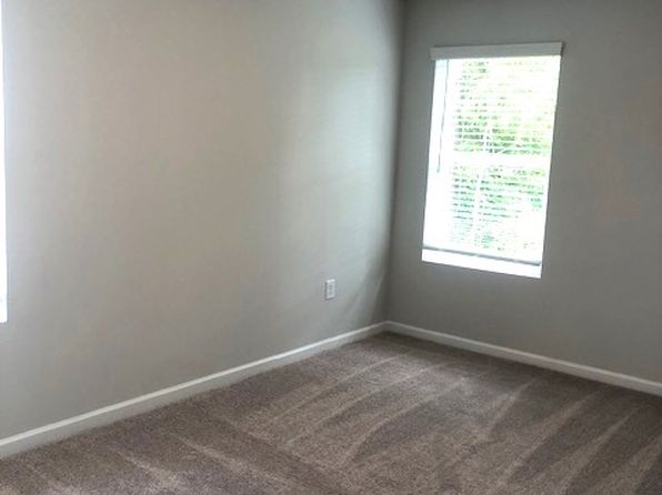 138 Village Green Dr, Adairsville, GA 30103